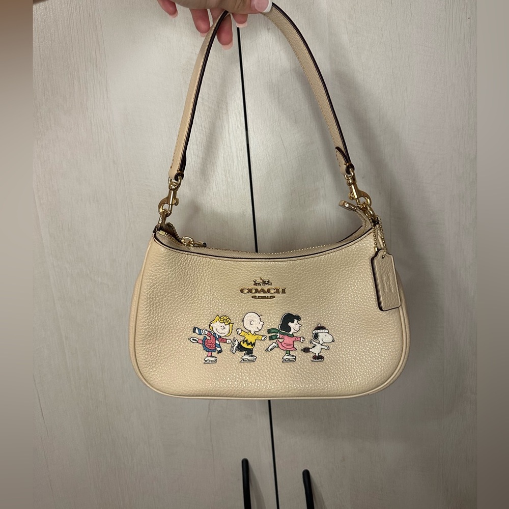 COACH X PEANUTS TERI SHOULDER BAG